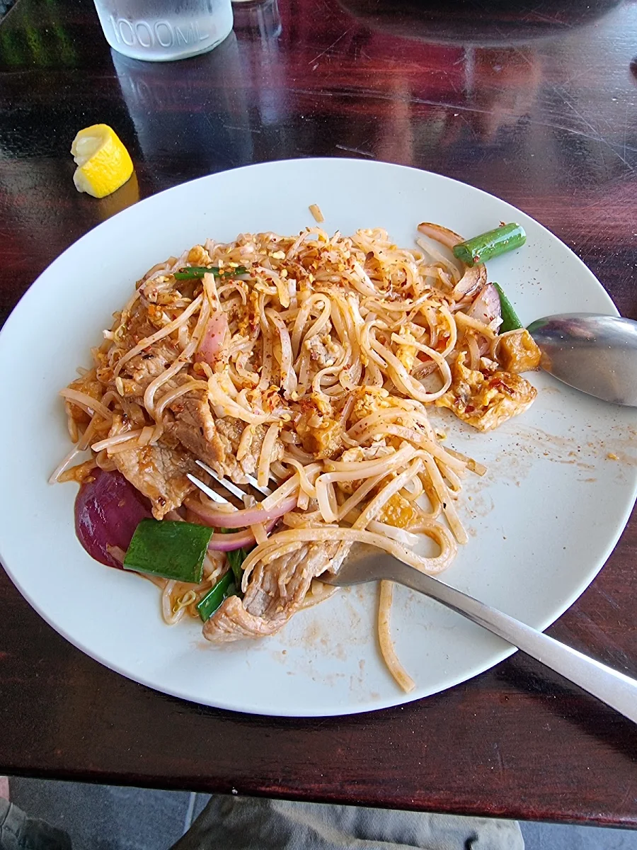 Pad Thai Beef Chow Mein
