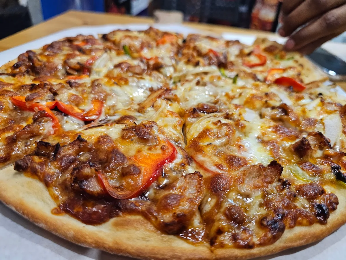 Highlights, Ozzies's Kebab & Pizza