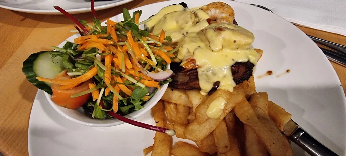 Steak with Prawns and Garlic Sauce