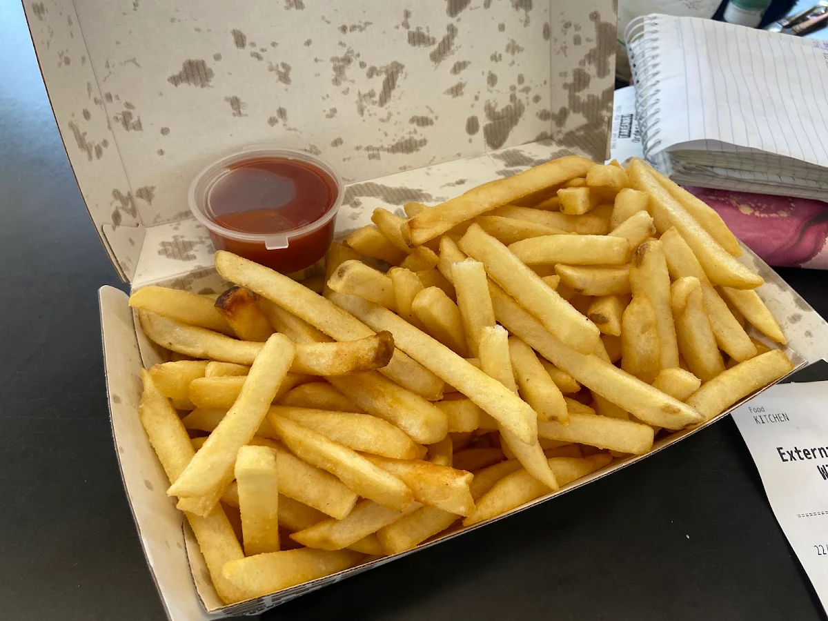 Large Hot Chips, Waves Cafe