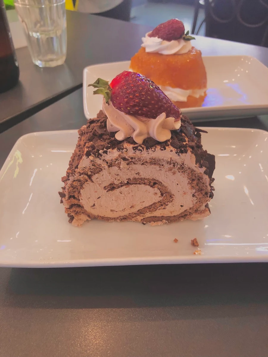 Highlights, Axilleon Cafe Cake Shop