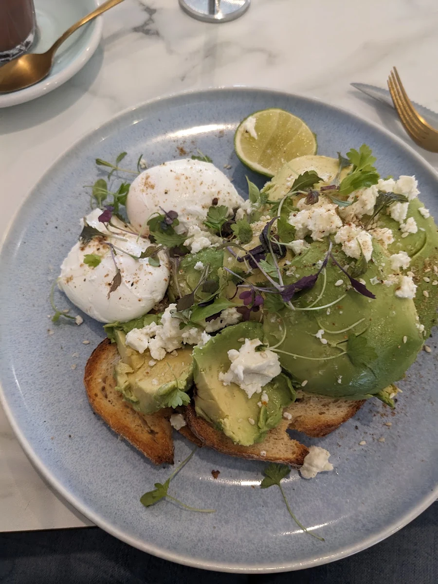 Smashed Avo with Poached Eggs