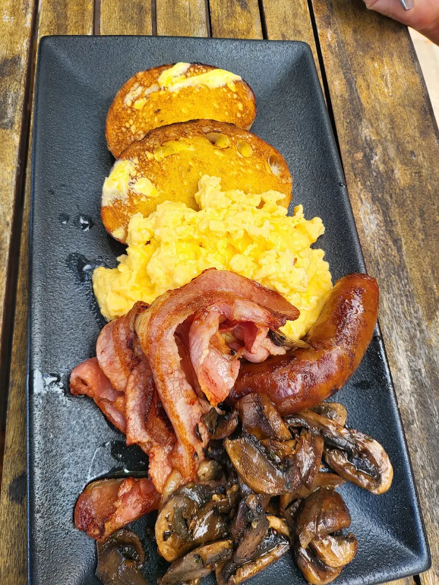 Bacon & Eggs, Goody's On The Beach