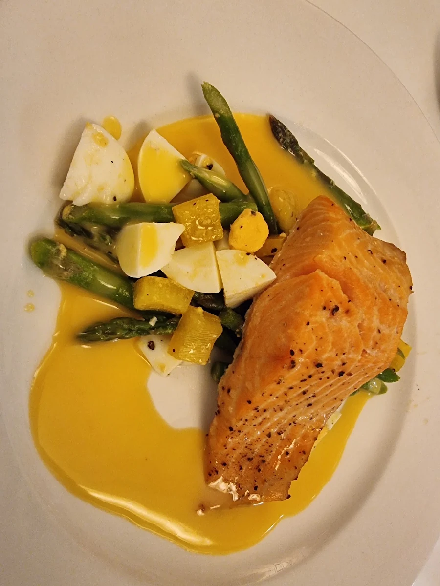 Highlights, Food 4 Thought Restaurant