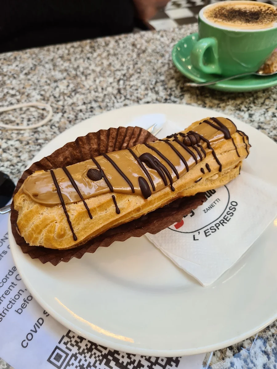 Mocha Eclair, Caffè L'Incontro