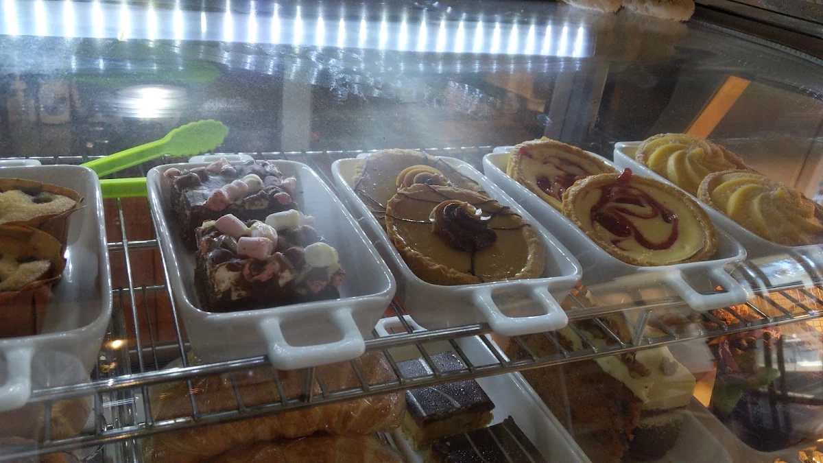 Cake, Cafe On Louee