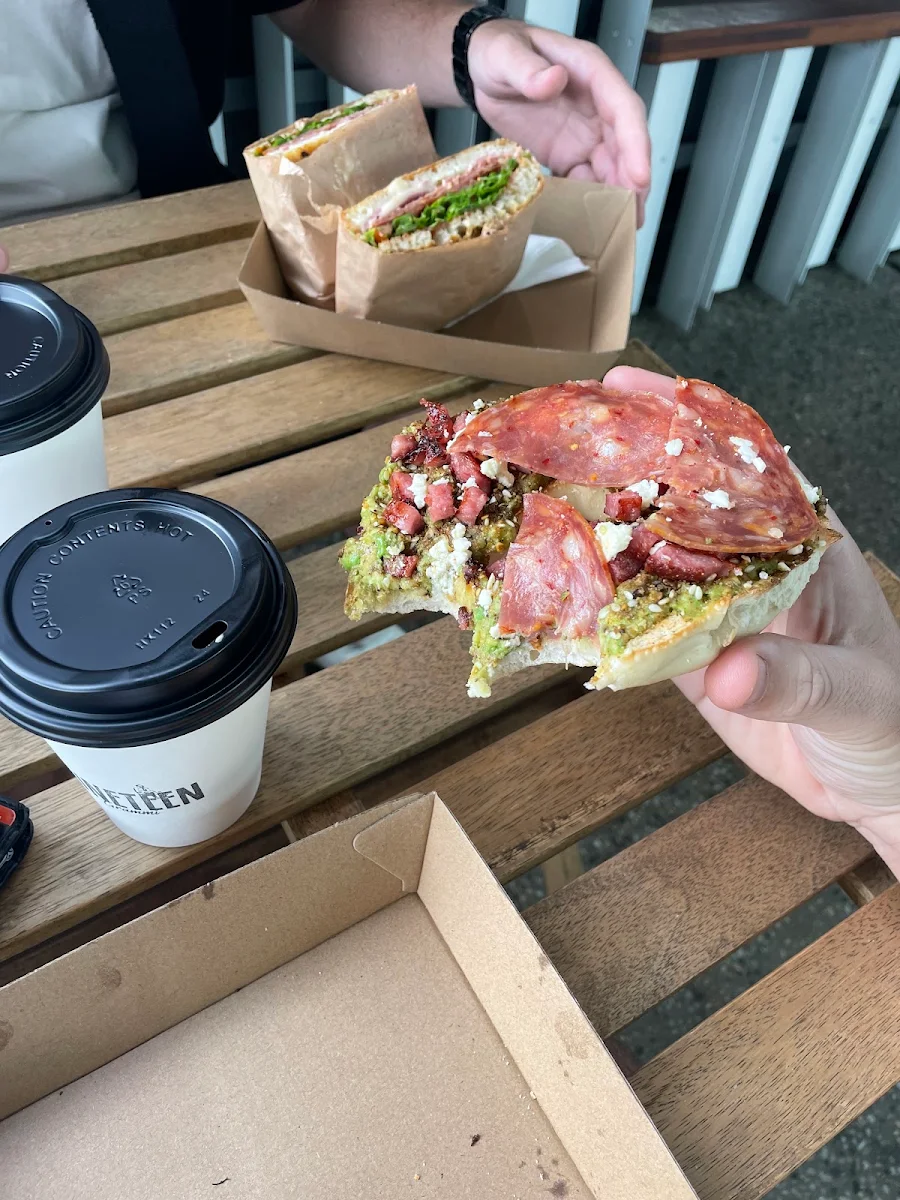 Highlights, 19 GRAMMI CAFE