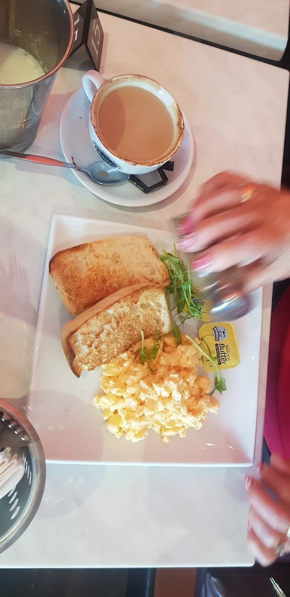 Scrambled Eggs with Fantastic Turkish Bread