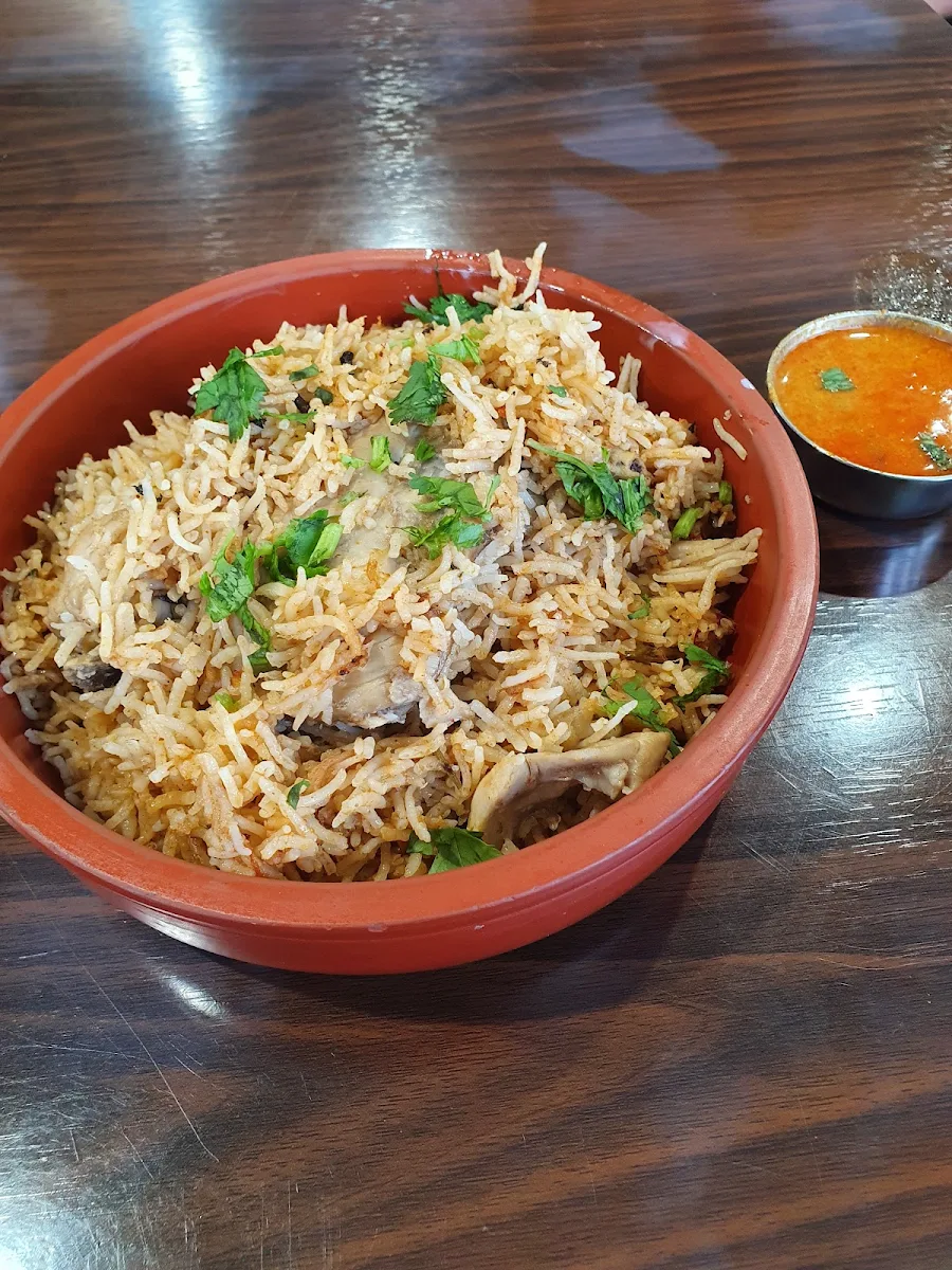 Chicken Briyani, Parotta Station