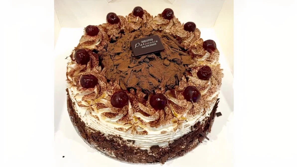 Highlights, Oaks Avenue Patisserie & Fine Bakery