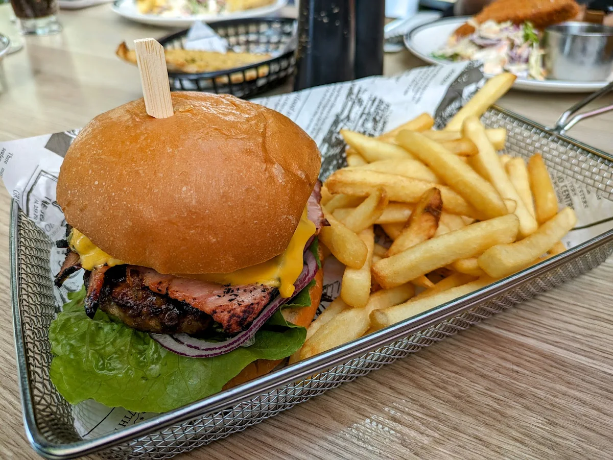 Beef Burger, Paragon Hotel