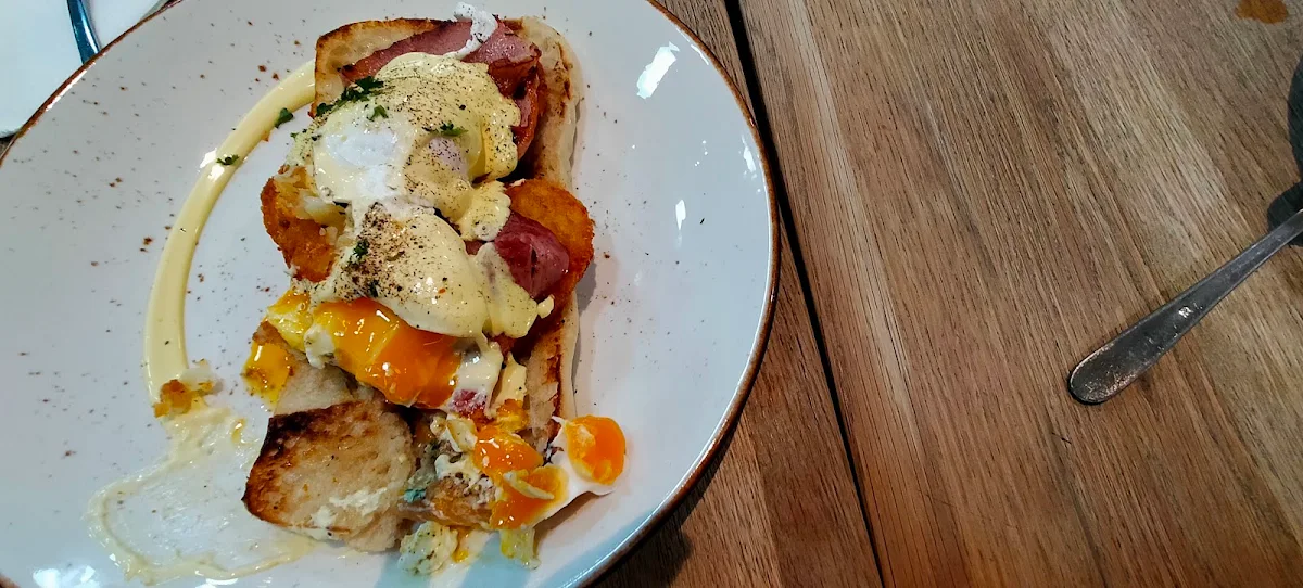 Eggs Benedict, Espresso emporium