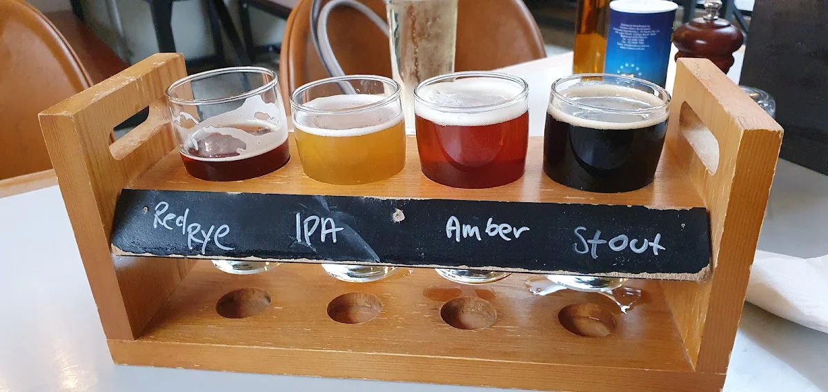 Sample Paddle, Golden Hills Brewery