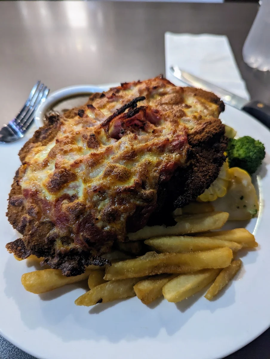 Highlights, Glenmore Tavern