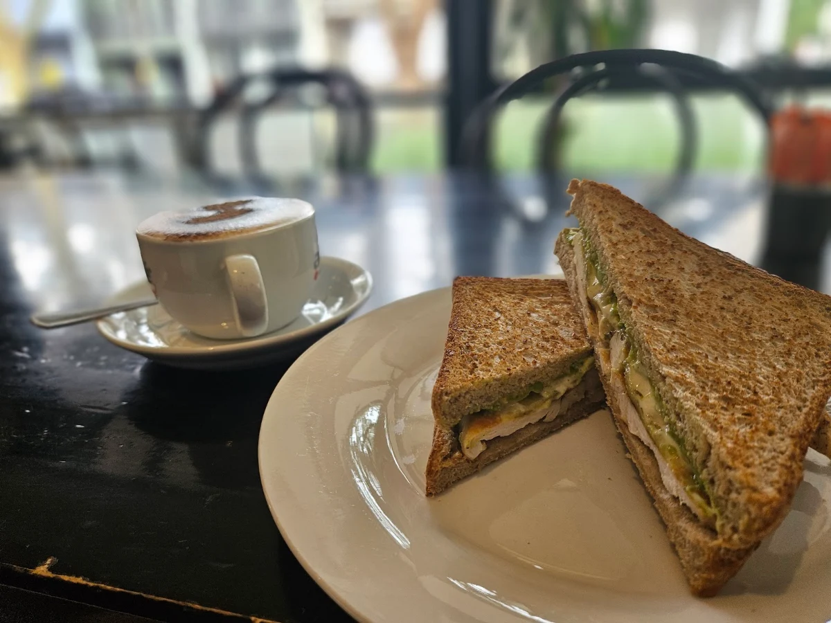 Highlights, Lion Corner Cafe