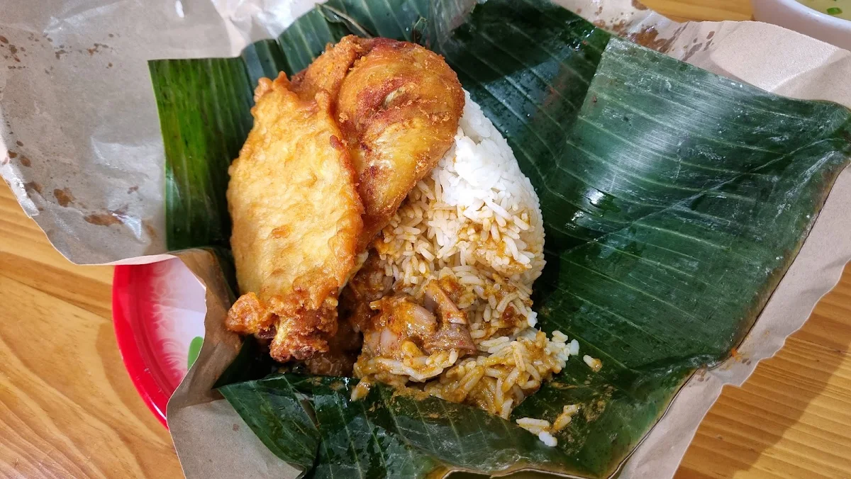 Nasi Padang with Beef Tendon