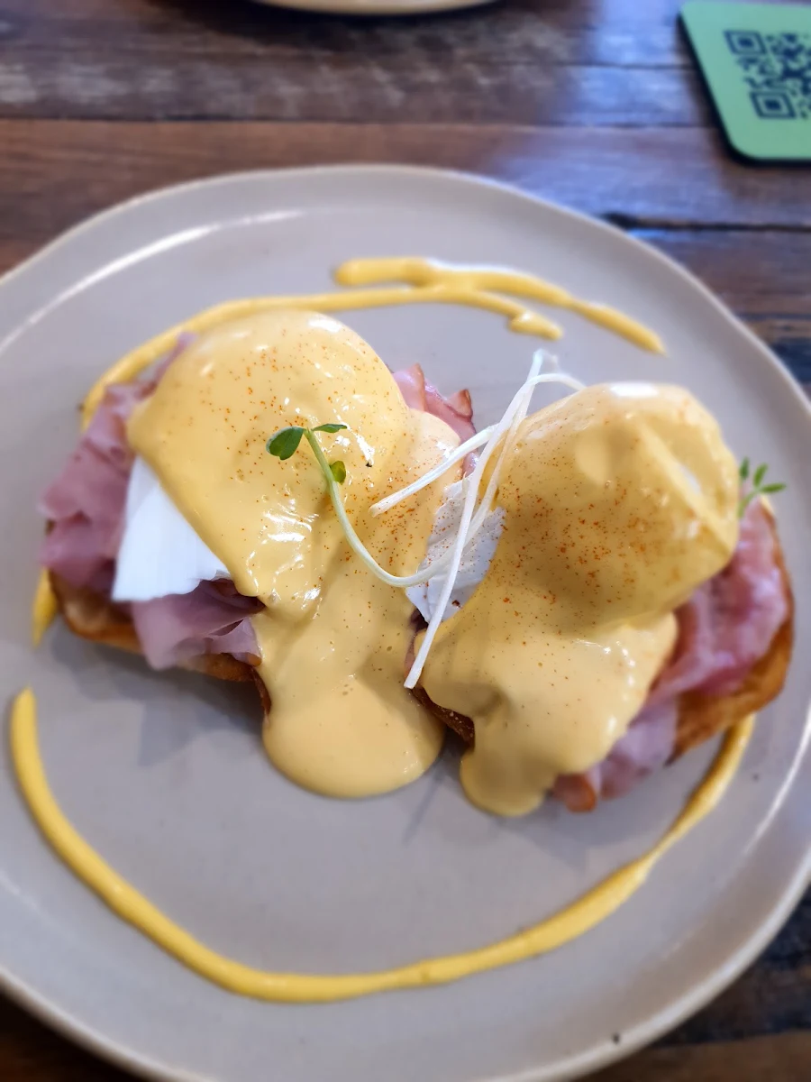 Eggs Benedict, Four Leaves Cafe Food Store