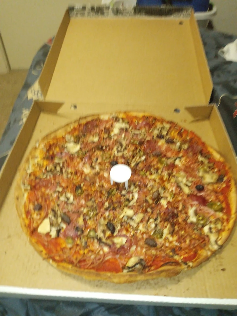 Capricciosa Pizza Salami