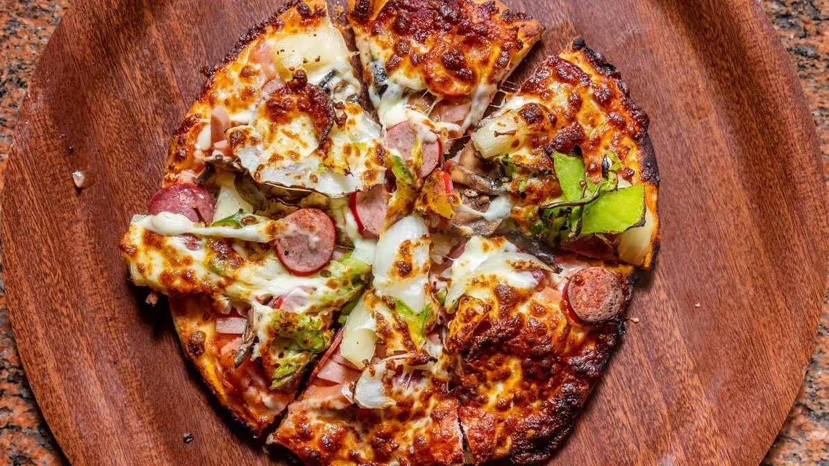 Highlights, Wally & Ossies Pizza