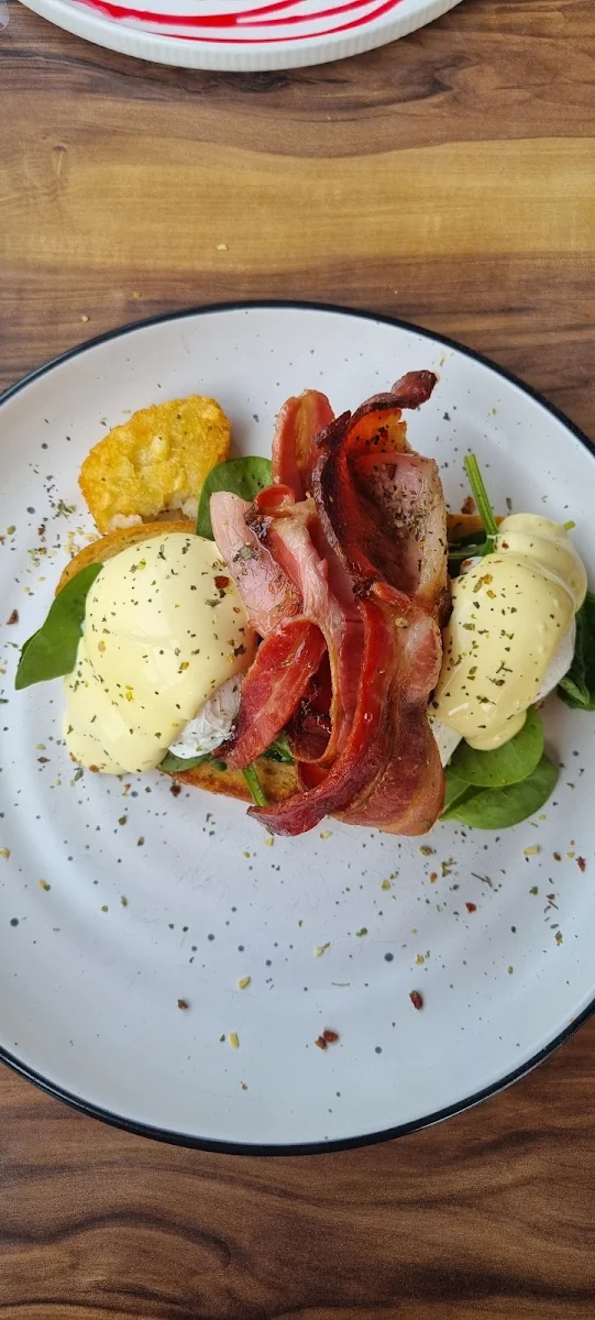 Bacon & Egg, Tree House Cafe & Bar