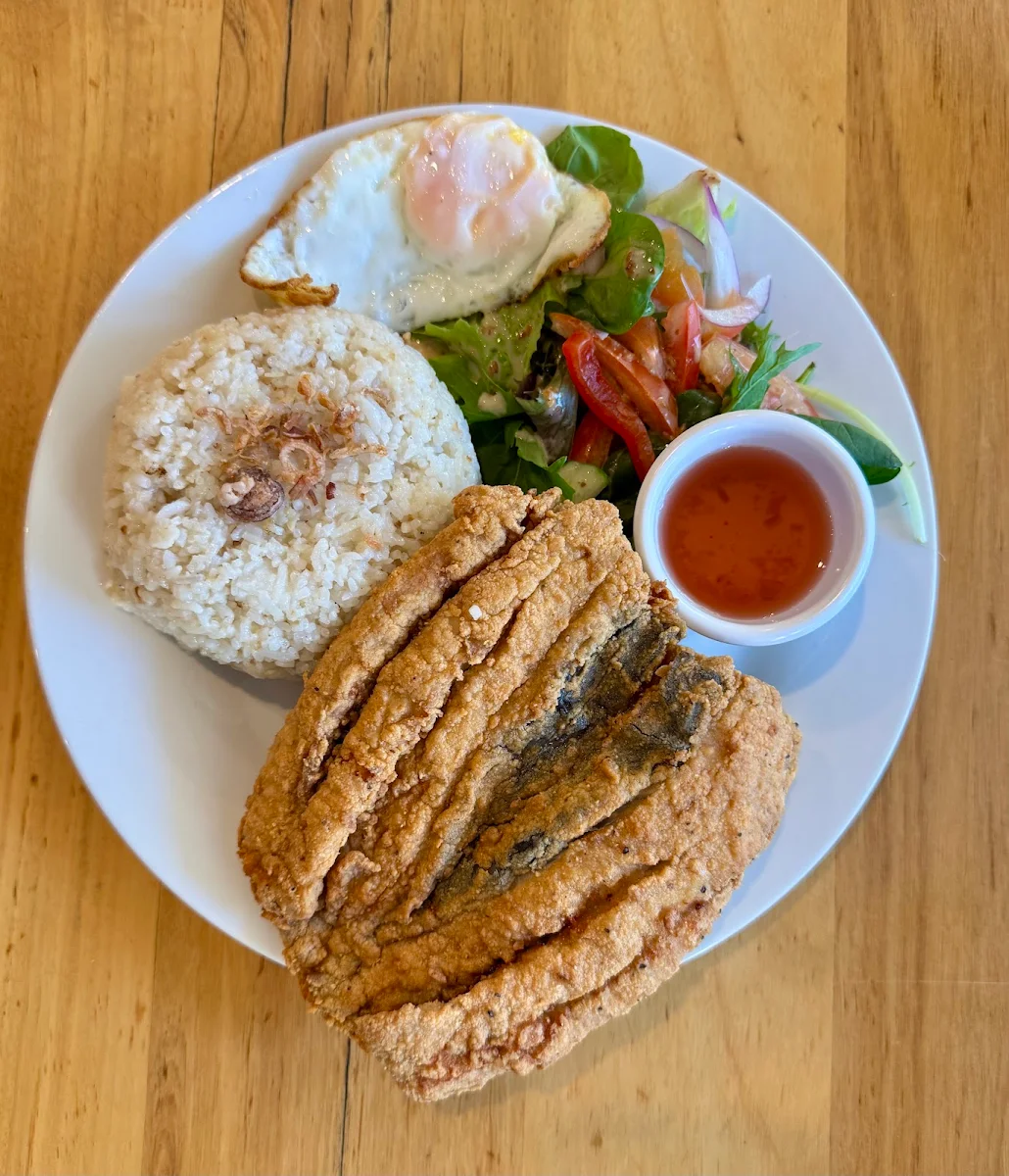 Highlights, Mingle & Nibble Café