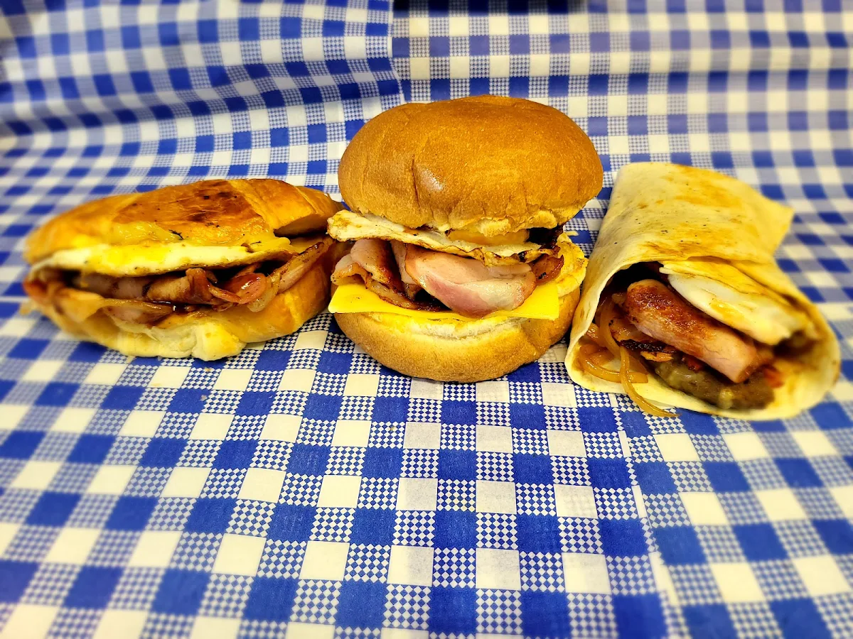 Bacon Egg & Cheese Roll