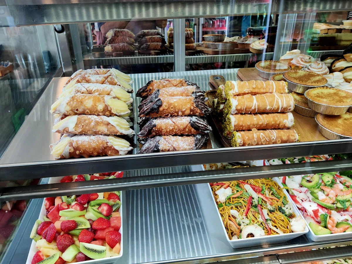 Canoli, Chook A Licious