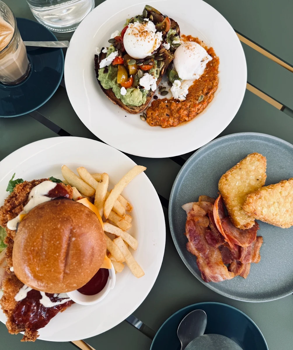 Highlights, Cafe bien