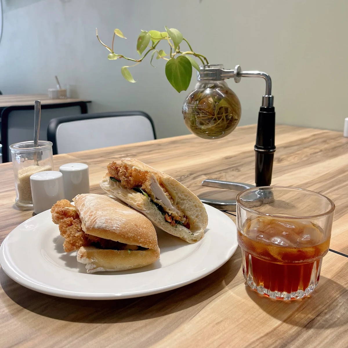 Highlights, Cafe bien