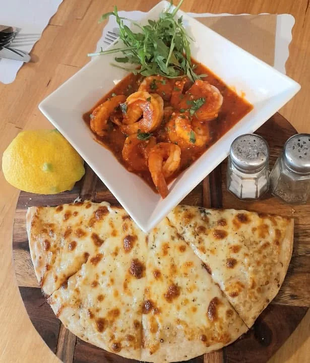 Garlic Tiger Prawns & a Small Garlic & Cheese Pizza