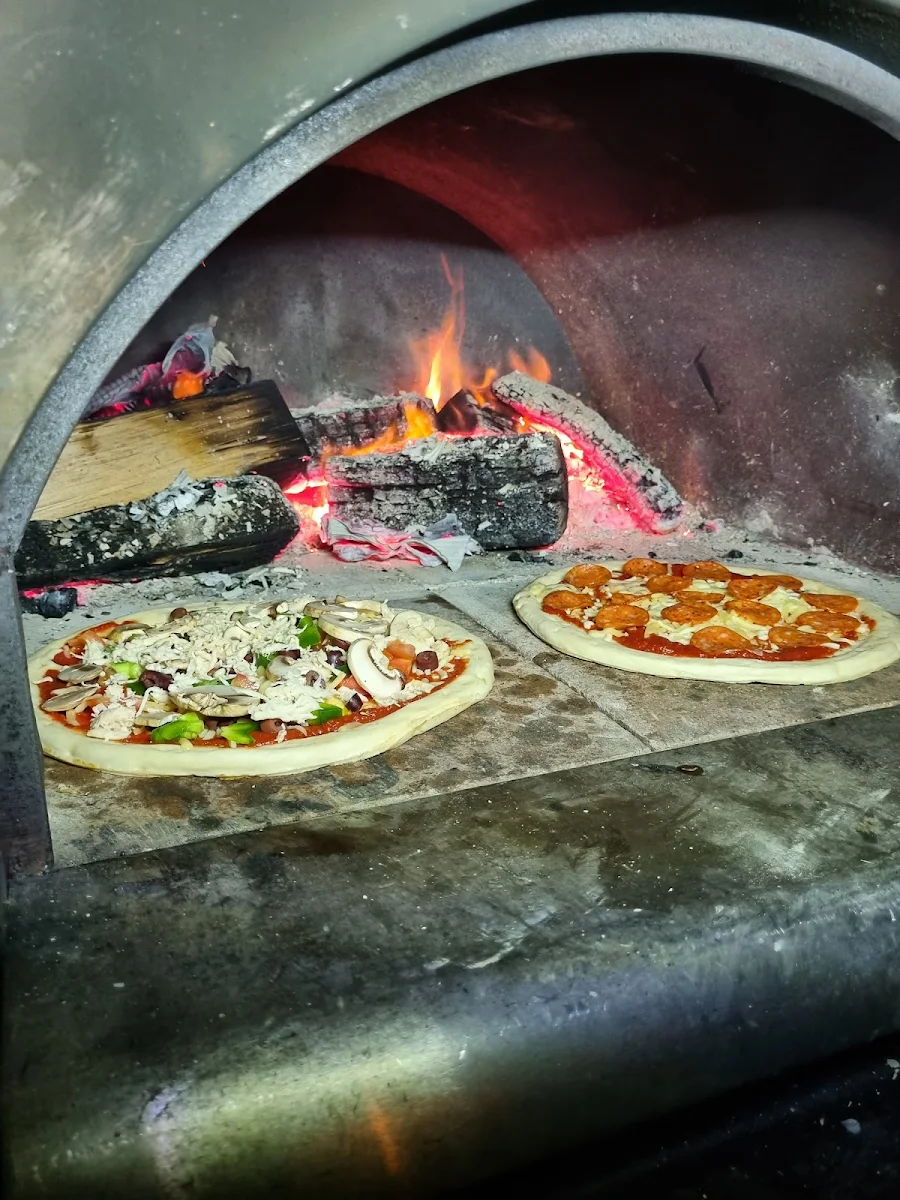 Highlights, Hungry Husky Pizza