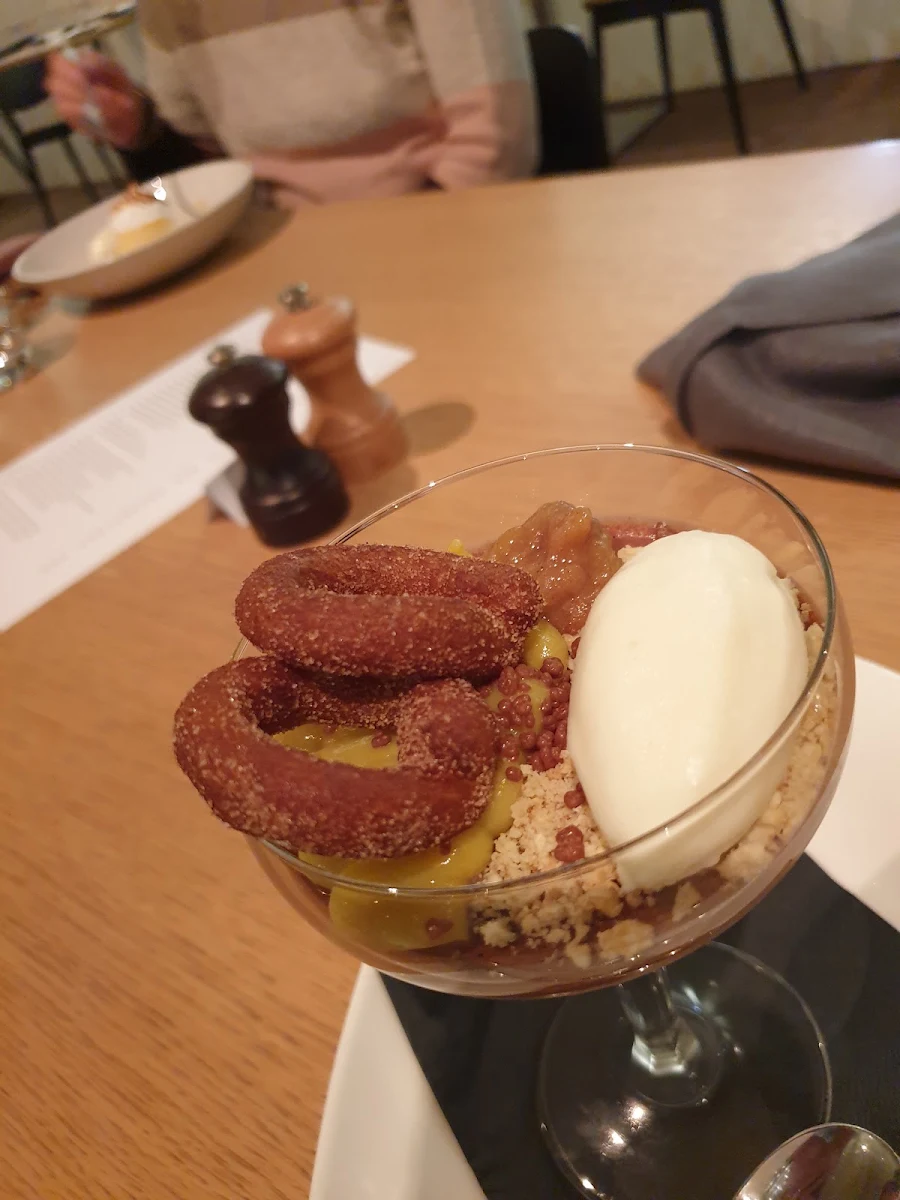 Crema Chocolate Donut