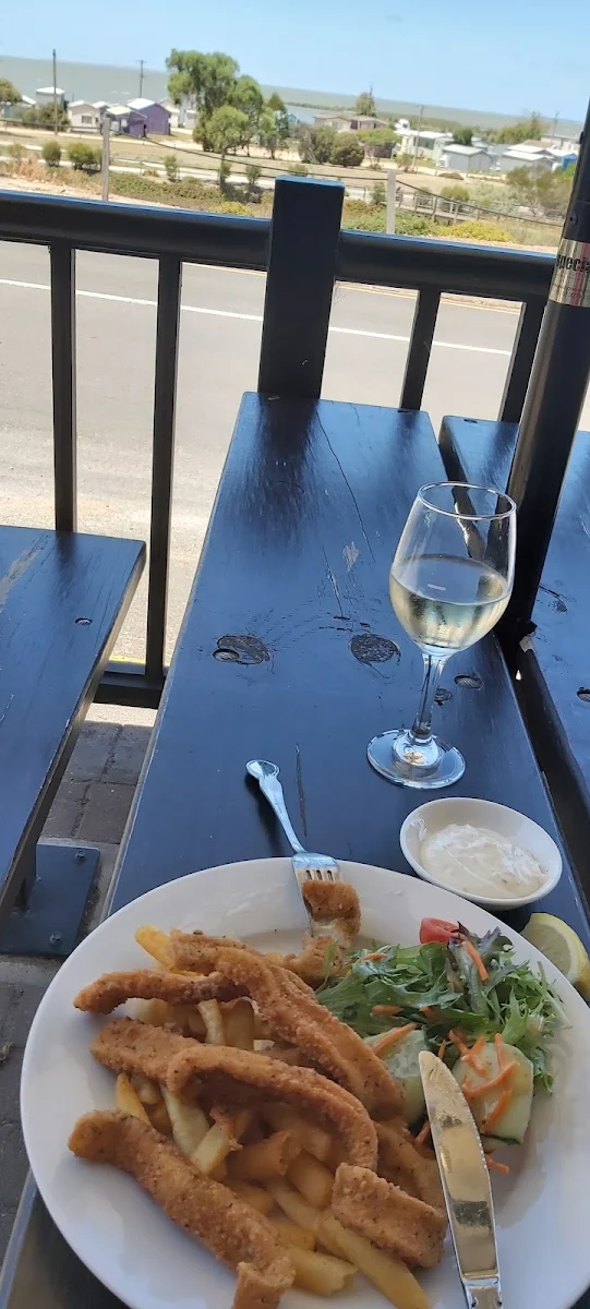 Highlights, Milang Pier Hotel