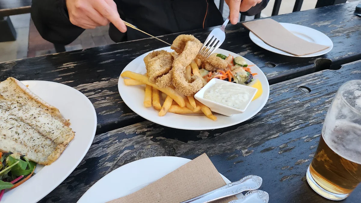 Highlights, Milang Pier Hotel