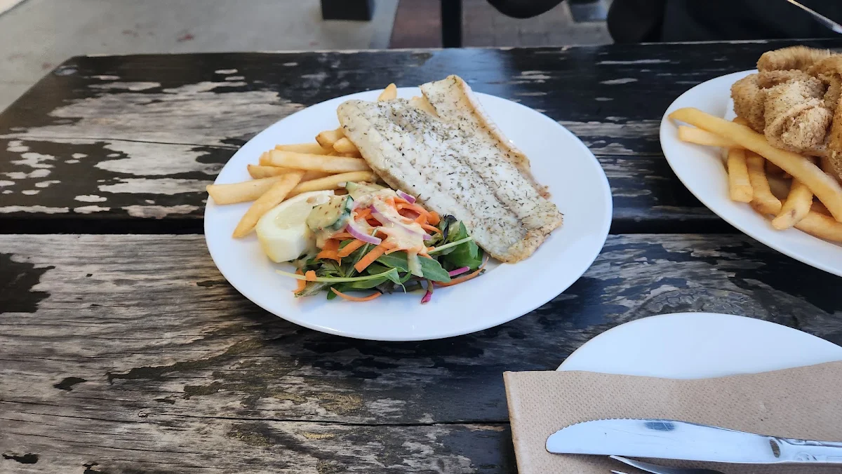 Highlights, Milang Pier Hotel
