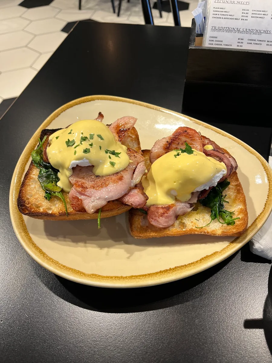Eggs Benedict