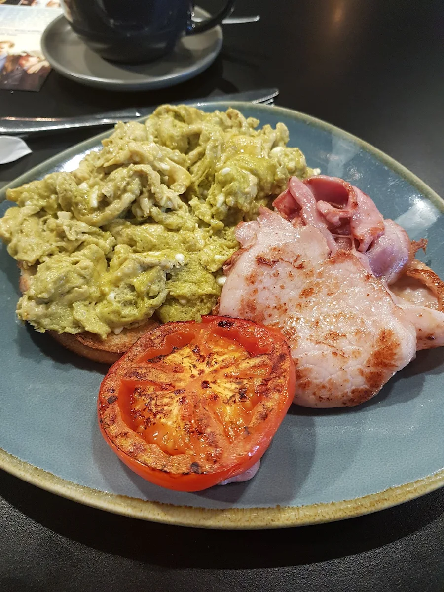Pesto Scrambled Eggs