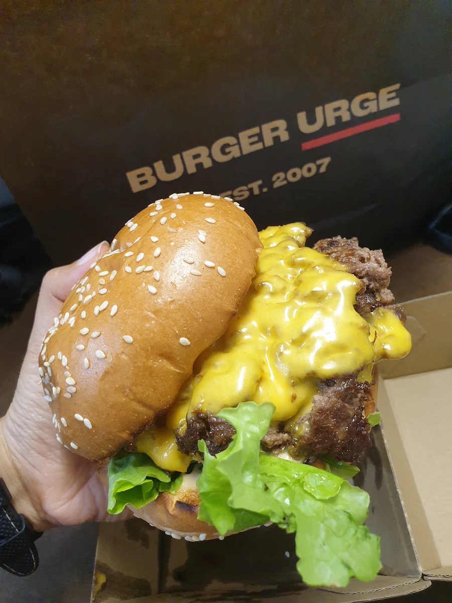 Vegan Cheese Burger 5 0