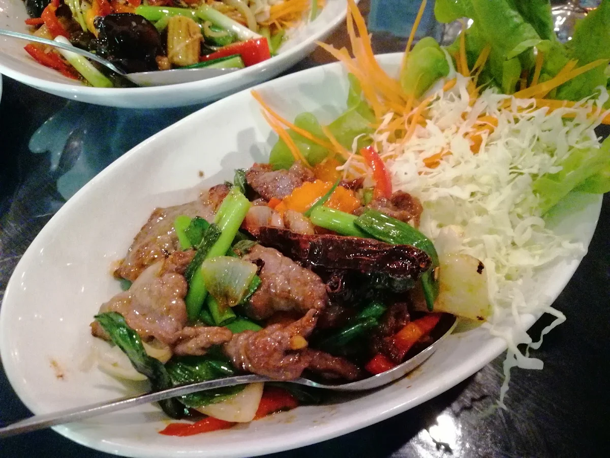Basil Beef, Lion Thai