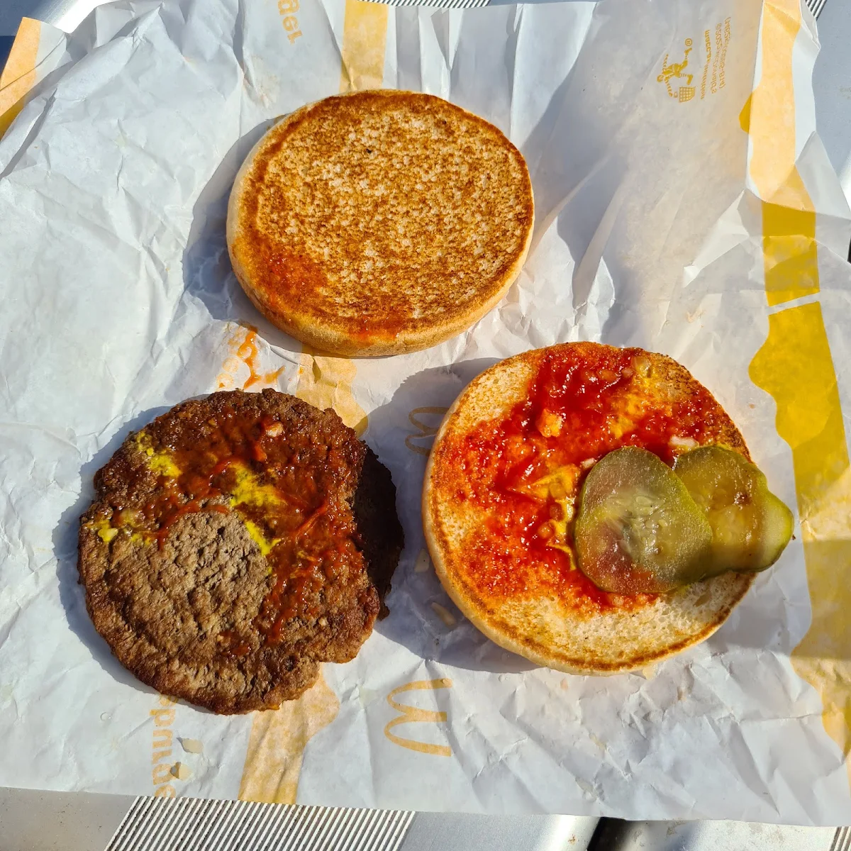 Cheeseburger, McDonald's Olympic Boulevard