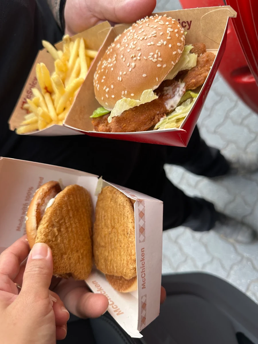 Mcchicken, McDonald's Olympic Boulevard