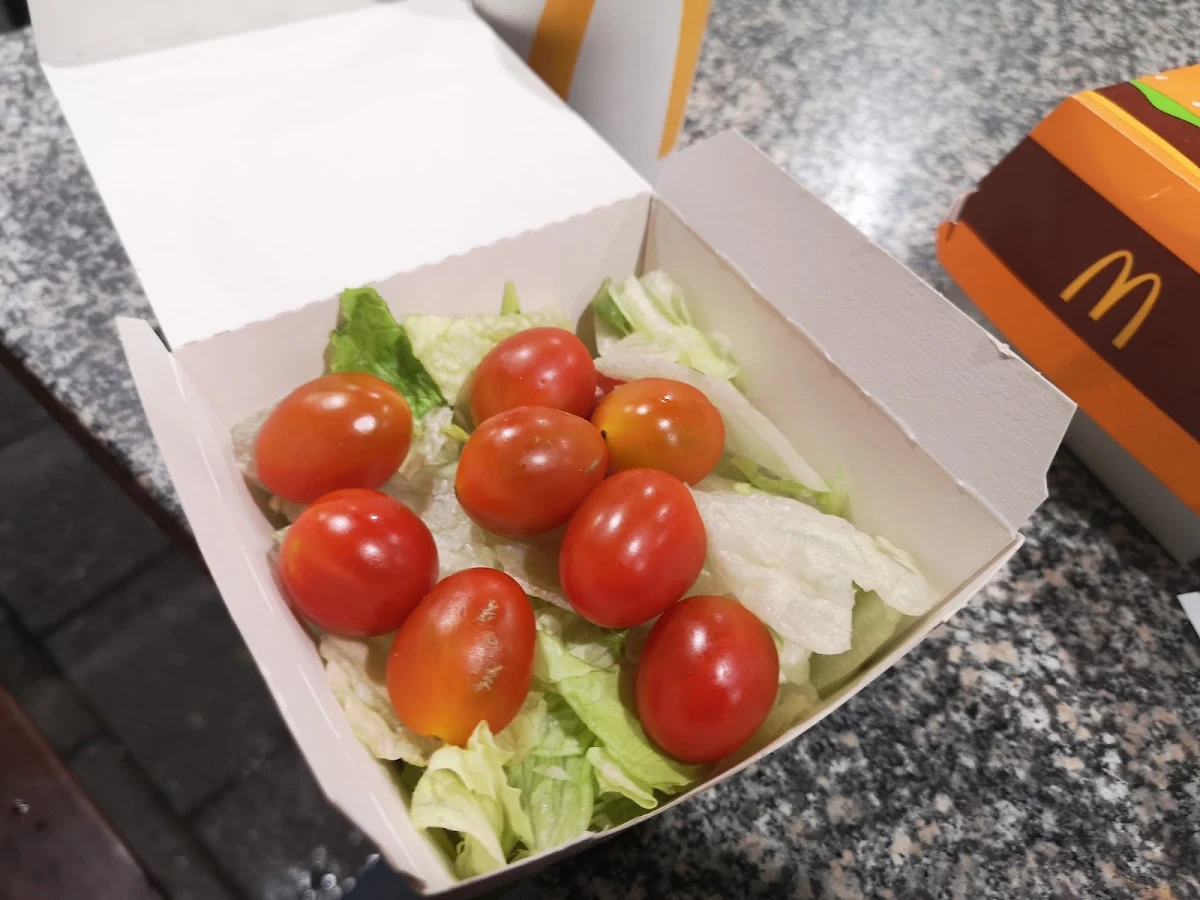 Salad, McDonald's Olympic Boulevard