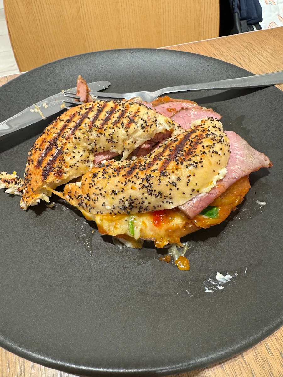 Highlights, Au79 Cafe