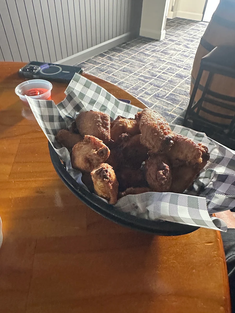 Chicken Wings, Central Lane Hotel