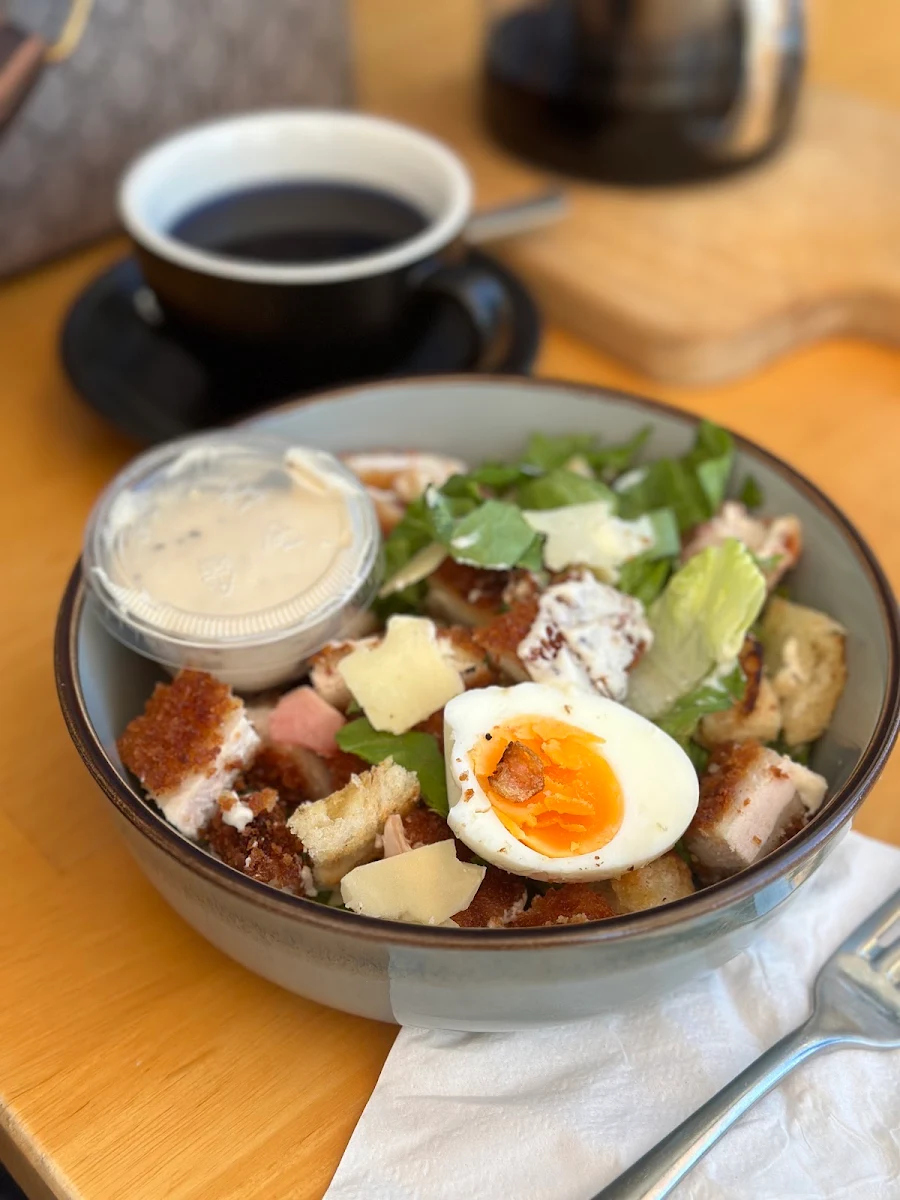 Highlights, Maisie’s Cafe
