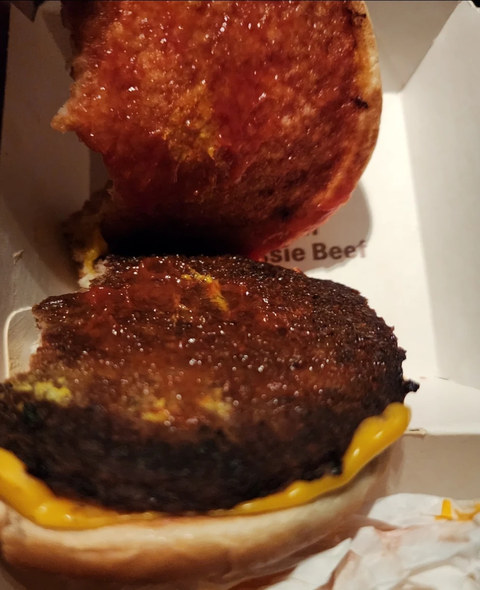Burnt Cheeseburger, McDonald's Fountain Gate