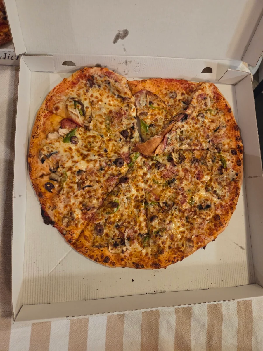 Highlights, Zodiac Pizza