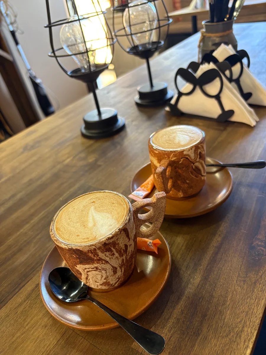 Highlights, Esperanca cafe