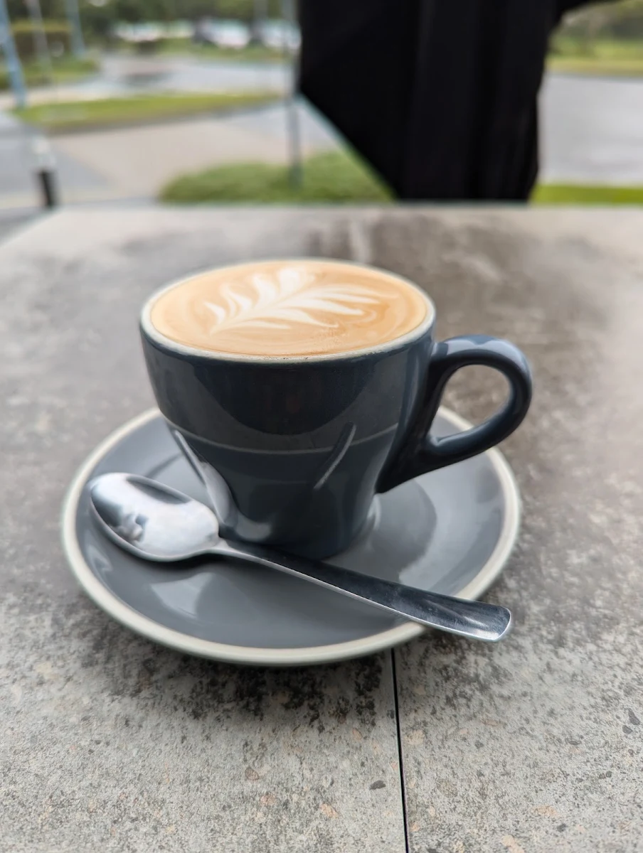 Flat White, Emjays Birtinya