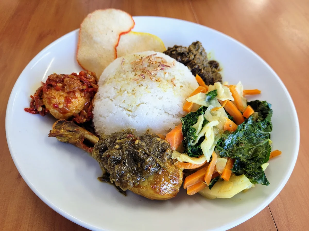 Nasi Rendang Kumplit